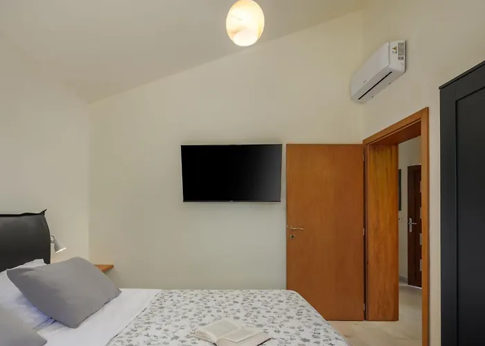 Alora By Interhome * Pridraga