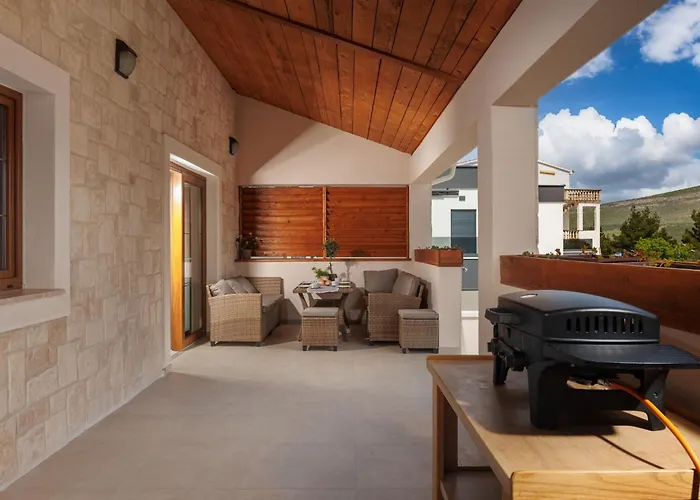 Alora By Interhome Holiday home Pridraga