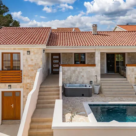 Vakantiehuis Alora By Interhome Pridraga