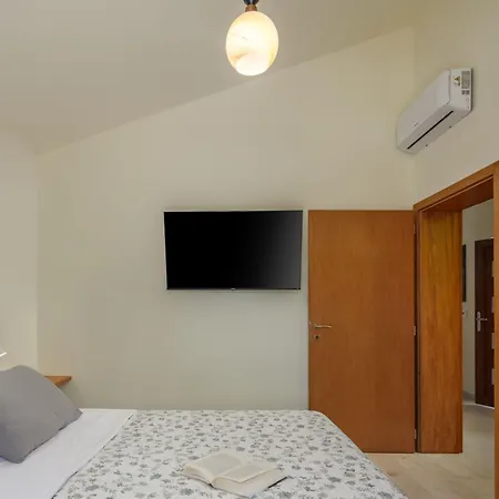 Alora By Interhome * Pridraga